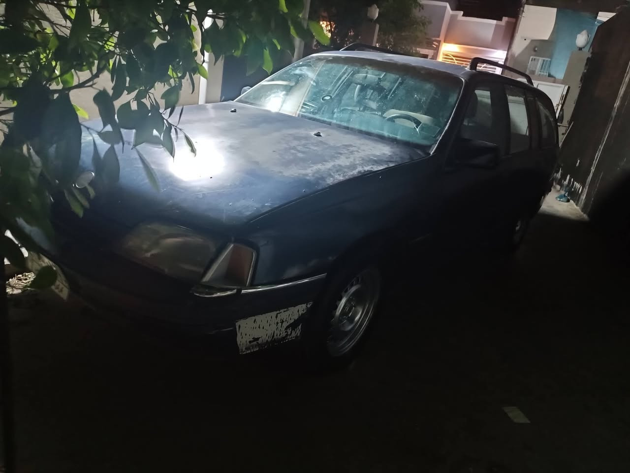 سلام عليكم من رخصه الادمن عرض سياره وبل وميكا موديل 91 رقم كركوك مشروع وطني السنويه لل27 شرط التحويل والغرامات تستلم ارقام انكليزي كير محرك خير من الله تراي 200 صدر دبلات كلها مضبوط كهربائيات كلها جاهزه فقط محتاج صبغ سياره بلاديه خياسات كلها مصلحه وجاهزه  اكسل ستيرن باور ما ابيها نقص بميكانيك تحتاج دوشمه وصبغ فقط مكان السياره كركوك سعرها 16 وبيها مجال الشراي رقم التواصل ***********
