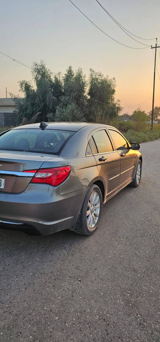 سلام عليكم
للبيع كرايسلر c200 
2013 وارد امريكي 
حادثها دعاميه اماميه فقط
مكينه 2400 رقم بغداد الجديد 
السياره مكفوله من كلشي كير مكينه 
صدر امامي خلفي تدفئه تبريد كله جديد 
كهربائيات كلها شغاله وباقي المواصفات معروفه 
السياره بيها بنيد وقبط جنطه كلير اثر جراد 
وموجوده صورها قبل لا تنرش كلير 
مكان السيارة بغداد الكرخ 
***********
