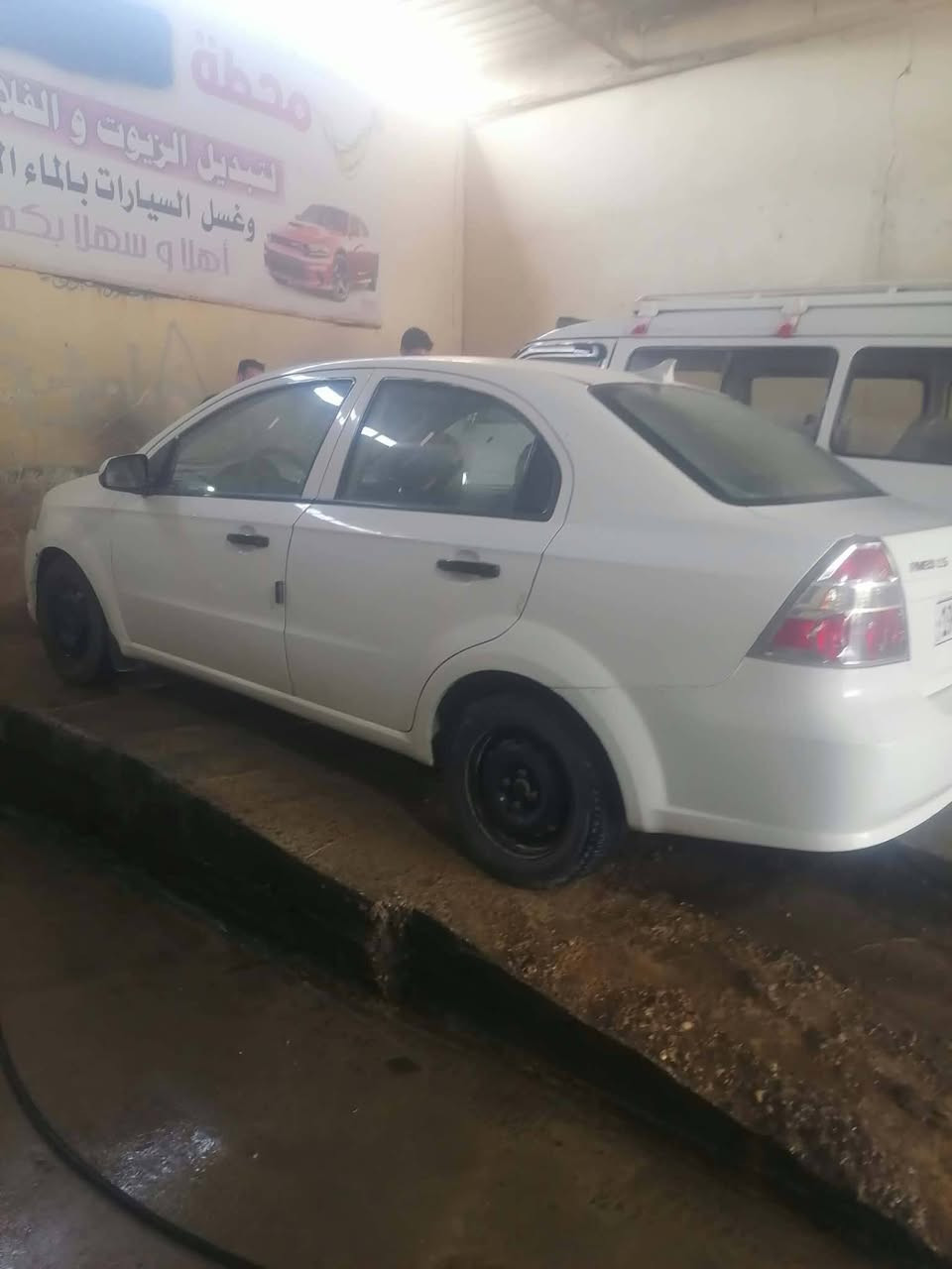 سياره للبيع • مجال قليل