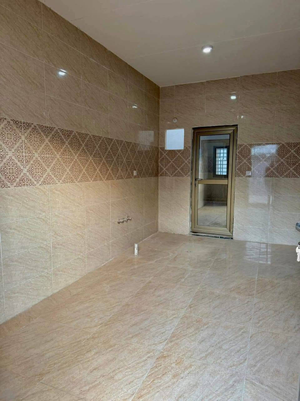 🏠 دار للبيع النجف الاشرف 

📍موقع الدار قريه الغدير الثانيه 

📌المساحه 200 م 

♦️على شارع 100 

🟤الدار بي أضافات كيسبان 

📍تعليه سياج مخزن 

📌يحتوي على 3 سويتات

،،،أستقبال. مطبخ. صحيات. صاله

حديقه. 

تواصل واتساب ***********

اتصال ***********

البيت من راعيه مباشر
