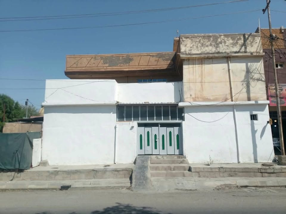 بسم لله الرحمن الرحيم ….
 بيت للبيع بعقوبه التحرير نهاية المعهد التقني بيت موقعه على الشارع ركن بيت تجاري
  مساحة.156 متر واجهيه. 14 متر 

موقع مناسب وتجاري للتواصل والاستفسار واتساب *********** ..
