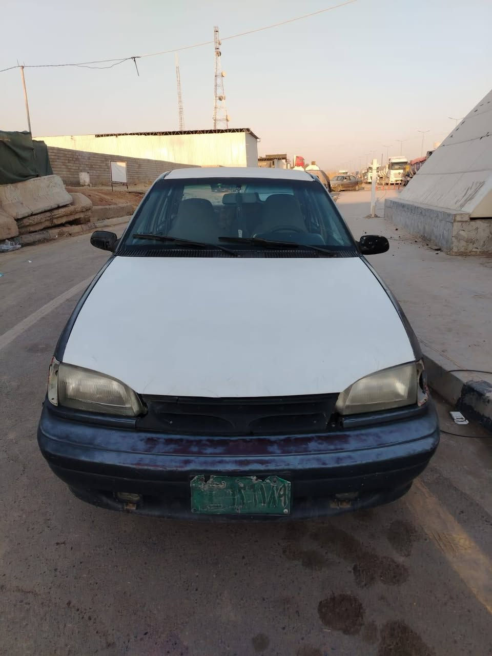 السلام عليكم عندي عندي هاي السياره دايو للبيع موديل 93 كير مكينه شرط باتري جديد طخمها جديد سنويه بيضه السعر 10 وبي مجال *********** كورك
***********   اسيا
