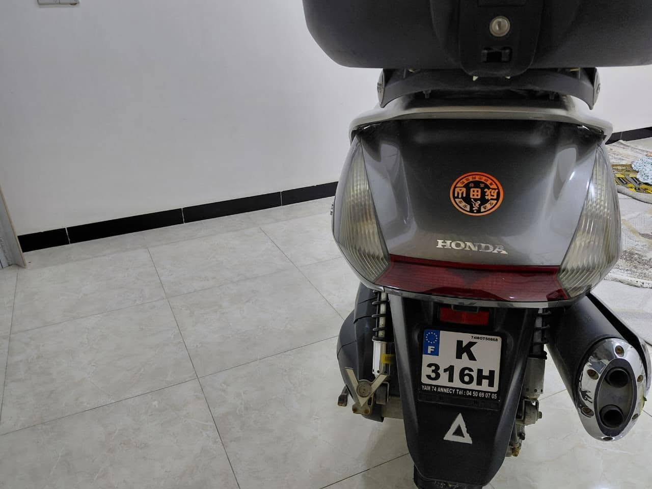 سلفر ونج 600 🔥 
🏍️ سلفر ونج 600 بحالة نضيفة جدًا
💰 السعر: 25 ورقة و بيعا مجال للطيبين
📋 داخلة كمرك وجمارك
🛞 كفرات فول
⚙️ المكينة نشطة فول
✨ دراجة نضيفة، شغل واطلع
ما ماشية 38 الف
مكاني بغداد التاجيات
دراجة جاهزة وتستاهل تجي و تشوف بعينك
📩 للاستفسار والتفاصيل راسلنا عل رقم
+964 776 655 1322
***********
