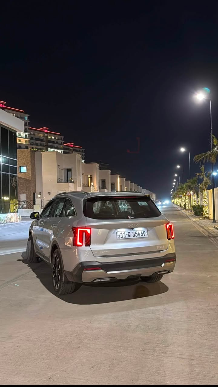 للبيع سيارة Kia Sorento موديل 2025 بحالة ممتازة جدًا، فرصة للباحثين عن النظافة والرفاهية.

* وارد خليجي (وكالة شركة الدولي)
* اللون: سلفر أنيق
* محرك بنزين 6 سلندر سعة 3.5
* ناقل حركة أوتوماتيك
* الممشى: 31 ألف كم
* لوحة: العراق / بغداد

المواصفات:
✔️ داتاشو
✔️ سقف بانوراما
✔️ ويل قياس 20
✔️ فول مواصفات ماعدا المقاعد (مخمل)

السيارة مكفولة، نظيفة جدًا، استعمال شخصي ومعتنى بيها بعناية عالية، جاهزة للفحص بأي مكان.

💰 السعر المطلوب: 31٫500 $

📞 للاستفسار والاتصال: ***********
