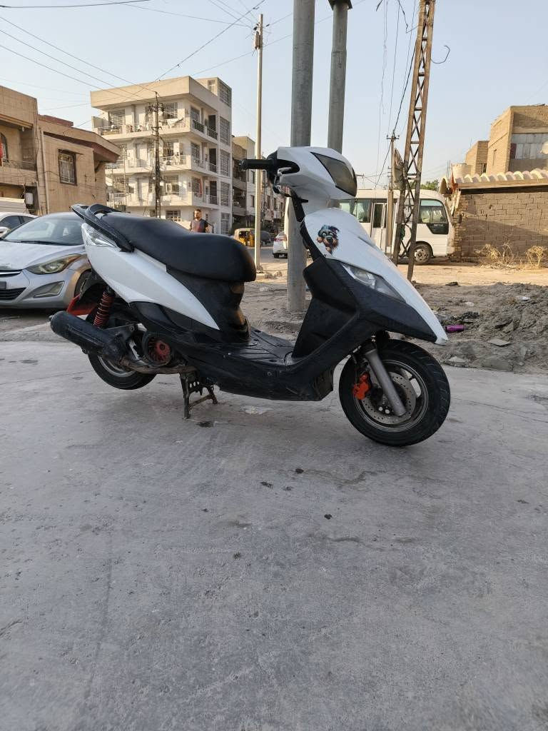 سلام عليكم دراجه ماكس ثعلب سرعه ١٤٠ دراجه مكفوله كفاله عامه نكره سلف بكل وقت محرك نضيف شلعه معدل ناعم مينسمعله صوت ولاتنقيص لاتبخير لانضوح جيب فيتر وياك وفحص كهرباءيات كلها شغاله لايت اشاير هورن دشبول  بريكات خلفي وامامي شغالات قفل جنطه وقفل ستيرن  دبلات شغاله كفرات نضيفه دراجه مال جناي مكفوله من سرقه وسويلك مكاتبه وتاخذها من البيت مكاني بغداد البلديات رايدها ب٤٢٥ وبيها مجال حق اجيه لتواصل وتساب او اتصال *********** بغداد, العراق
