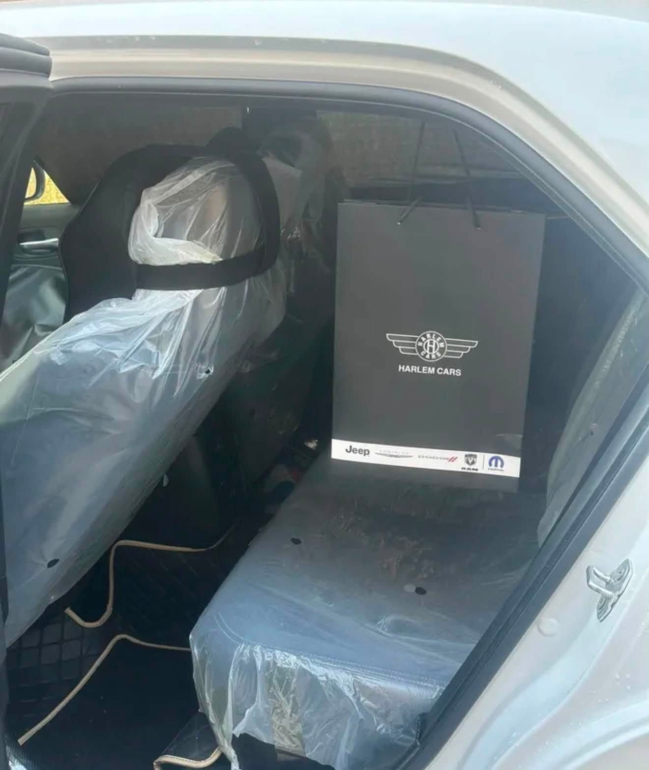 اوباما 2023 S300 فول مواصفات S خليجي هارلم
ماشيه 12 الف حقيقي شرط الفحص زيروووووو هارلم ب اسم شركه اقليم تايرات بلادي
رقم أربيل الجديد تحويل وكاله حاضر ب اسم شركه 
المواصفات :
* الواجهة الأمامية بجم عريض اسود. 
* پانوراما . 
* رادار مع مانع تصادم بلدعاميه . 
* نقطة عمياء . 
* حساسات امامية . 
* مصابيح امامية زنون مع LED . 
* ويل قياس 20 أنج . 
* حساسات خلفية . 
* شاشه كبيرة مع نظام ملاحة نفكيشن GPS .
* سستم صوت الپاين مع سماعات بريميوم .
* دمام صوت 
* داخل جلد  .  
* مقاعد أمامية كهربائية عدد 2 . 
* ذاكرة لحفظ وضعيات الجلوس (ميموري) . 
* مقاعد أمامية تبريد وتدفئة . 
* مقاعد خلفية تدفئة . 
* تشغيل عن بعد . 
* ستيرن كهربائي . 
* تدفئة ستيرن . 
* محدد سرعة . 
* تلفون بلوتوث . 
* كاميرا خلفية .
* مرايا متحسسة للاضاءة العالية 
* كير شفتر بالستيرن* دخول ذكي (بصمة)
 يشغل كار بلي الشاشه  
رادارات حساسات 
السياره مغلفه نانو امريكي اصلي

السياره وكاله هارلم كفاله عامه
*********** مكانها بصره
