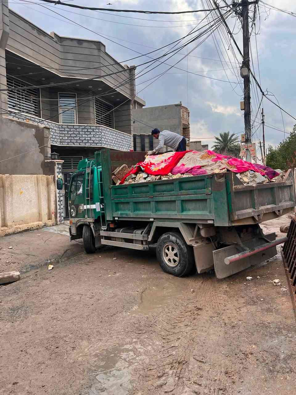 سلام عليكم هينو انكرالبيع بسمي الكان بغداد محرك 80مكفوله عامه الموديل 97السياره تحوير قلاب رقم مميز قلاب بسنويه الاتبخير والاتنقيص***********
