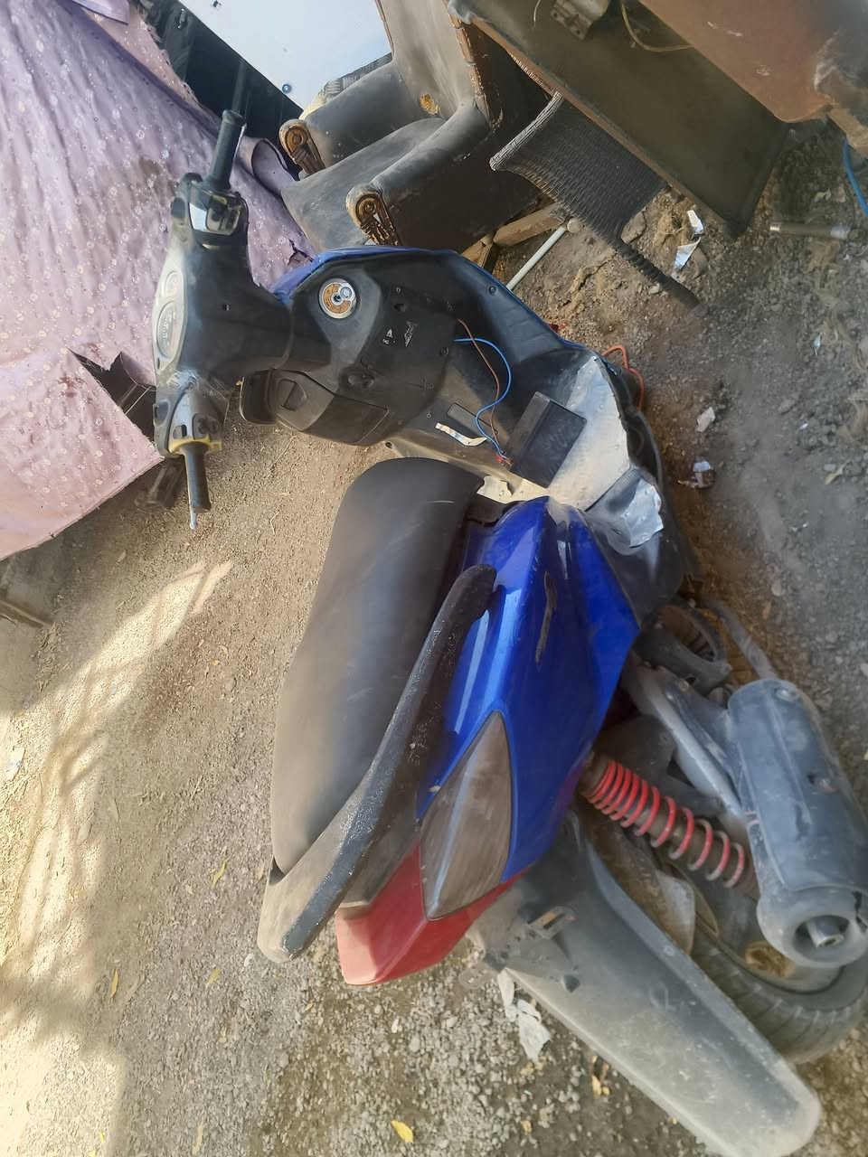 سلام عليكم سكنس نثية الدراجة نكرة سلف أن ابيعلك كوم حديد الكفرات نضافتهن85 بل 100 وآل كهربائيات كلهن شغال اشاير هورن سعرهة275 وبيهة مجال وترهم مراوس شعندك راسل وبل خدمة الرقم *********** العنوان بغداد الجزيرة السياحية@
