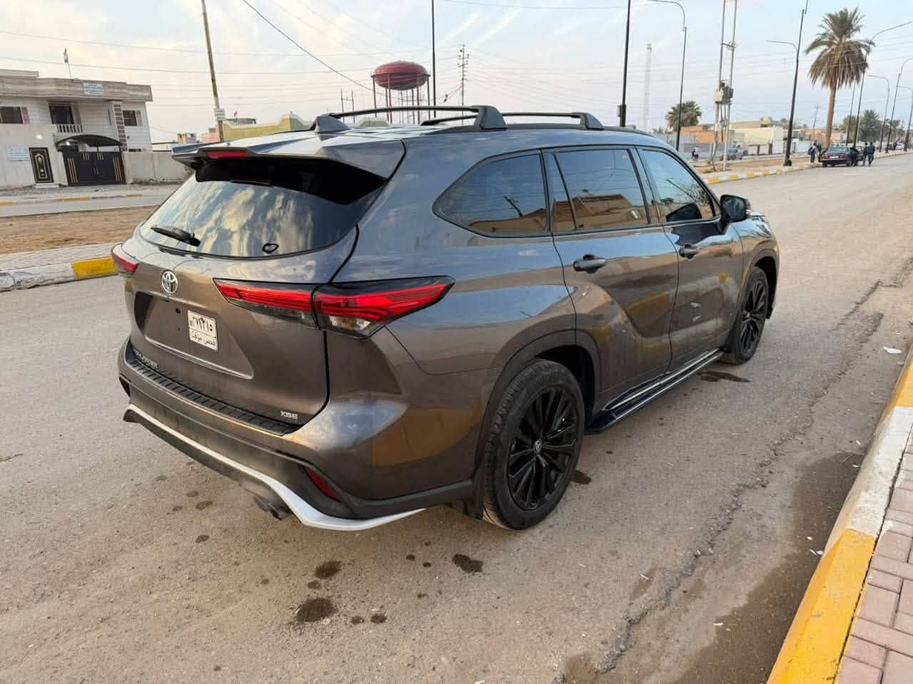 للبيع هايلندر
موديل 2023فول مواصفات
رقم الشاصي 5TDKDRAH7PS508415
بيها تعديل بسيط برأس الشاصي بدون صبع ولا كص ولا معجون
⚙️ المواصفات:
• فول مواصفات فئة XSE
• 7 مقاعد جلد + VIP
• كاميرا خلفية
• مستشعر وقوف
• فتحة سقف
• بصمة تشغيل 
• شاشة وسطية 
• نظام مراقبة النقطة العمياء
• نظام المفتاح الذكي
• نظام بدء التشغيل
• مصابيح أمامية LED
• أبل كاربلاي وأندرويد أوتو
• شاحن لاسلكي
• كشافات ضباب
• مثبت السرعة التكيفي
• تبريد خلفي
• زر التشغيل
• منفيس دخول جديد تترقم جميع المحافظات عدا الإقليم 
⚠️ أضرار السيارة:
• وارد أمريكي 
• تبديل بونيد
• صور الضرر مرفقة في المنشور

💰 السعر: 235 ورقة
📊 المسافة المقطوعة: 46,000 ميل
🛠️ المحرك: 4 سلندر 2400cc بنزين أوتوماتيك تيربو

*********** اتصل
