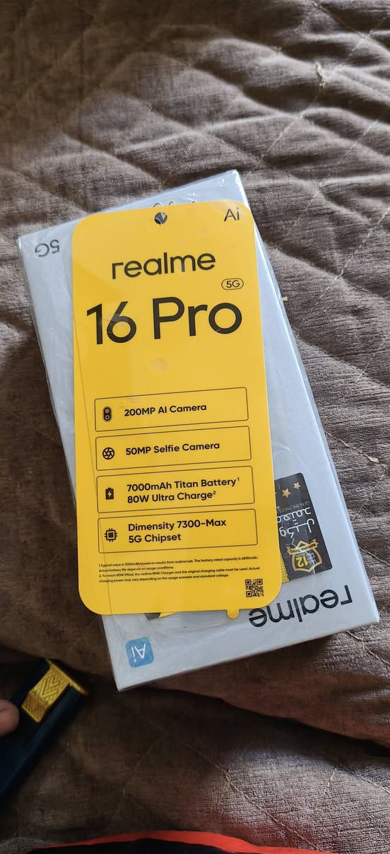 📱 للبيع Realme 16 Pro 5G 🔥
مستخدم ايام غراضه ما مفتوحة 

✨ جهاز قوي وأنيق، مناسب للاستخدام اليومي والألعاب والتصوير.

🔹 شاشة AMOLED ‏6.78" بدقة عالية وتحديث 144Hz
🔹 معالج Dimensity 7300 Max 5G
🔹 رام 8GB
🔹 ذاكرة 512GB
🔹 كاميرا رئيسية 200MP مع OIS
🔹 كاميرا سيلفي 50MP
🔹 بطارية ضخمة 7000mAh
🔹 شحن سريع 80W
🔹 يدعم 5G
🔹 بصمة داخل الشاشة
🔹 NFC + IR
🔹 نظام Android 16 / realme UI 7

📦 الجهاز نظيف وحالته ممتازة
📍 المكان: بغداد
***********
