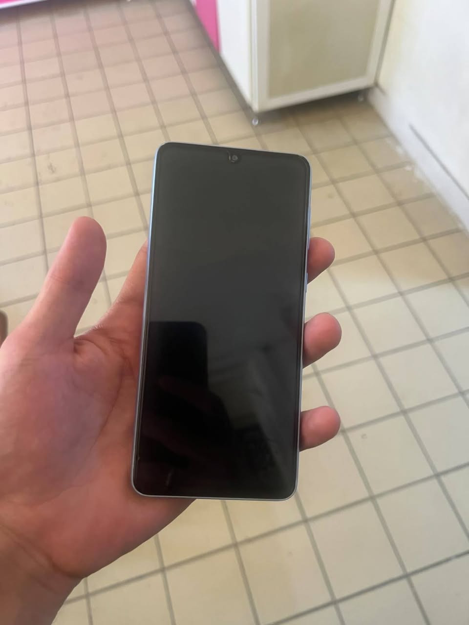 كلكسي A33G5
تليفون نضيف ما مفتوح اخو جديد ذاكره 128
سعرهه 160 قفل عنوان بغداد 
***********
