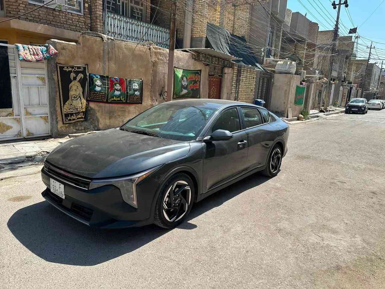 سلام عليكم 
للبيع K4 2025 
سياره جديده
مرقمه تحويل ثاني يوم 
‏ضرر سياره بنيد مبدل اصلي ربع جاملغ يسره جهت سايق بارد 
غيرها مكفوله حادثه حلو ما واصل شواصي صور الحادث مرفوقه او تصل عليه انطيك رقم شاصي 

موصفات سياره 
الفئة: EX
🔹 المحرك: 4 سلندر 2.0L MPI
🔹 القوة: 152 حصان
🔹 القير: أوتوماتيك 6 سرعات
🔹 الدفع: أمامي FWD
🔹 صرفية الوقود: 14.9 كم/لتر
🔹 سعة الخزان: 47 لتر 
إضاءة LED أمامية وخلفية
• مفتاح ذكي Smart Key
• تشغيل بصمة/زر
• حساسات أمامية وخلفية
• كاميرا خلفية
• شاشة 12.3 إنش
• ملاحة ونظام ترفيه
• مقاعد جلد صناعي
• كرسي سائق كهربائي مع دعم أسفل الظهر
• تحكم بالمقود
• مثبت سرعة
• فرامل كهربائية مع Auto Hold
• USB-C أمامي وخلفي
• 6 وسائد هوائية
• ABS + ESC + HAC ￼ 
السعر 175 بيها مجال /قابل للتفاوض 
رقم الهاتف ***********￼
