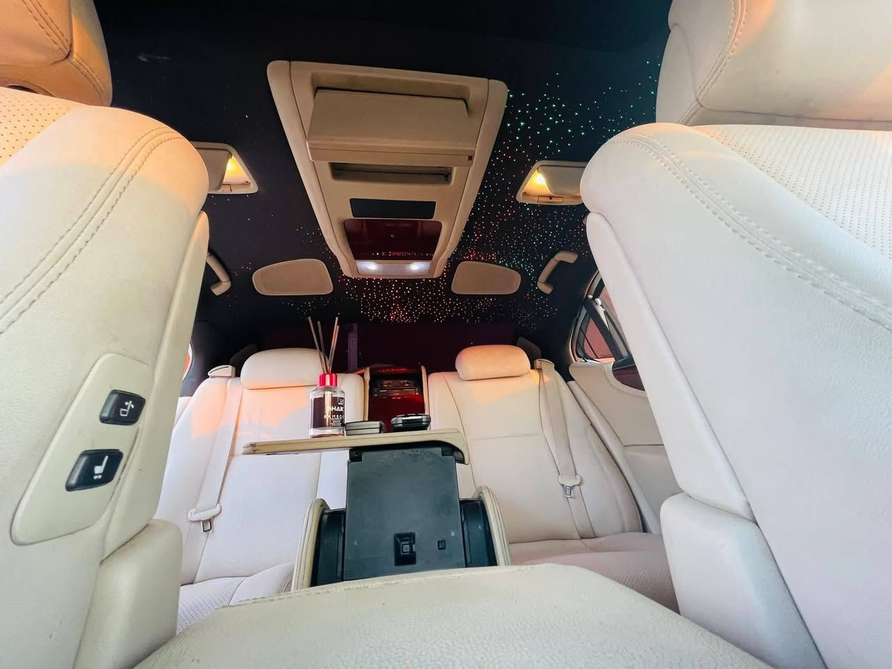 ﷽
اللهم صل على محمد وال محمد 

للبيع فقط 

لكزس فخر الصناعه اليابانيه
LEXUS 
الموديل 2007
الحجم LS460 
عداد المسافه200  الف كيلو متر 
المواصفات طلب خاص VIP
للعائلة المالكة بيت جلال طالباني 
والصور موظحه كلشي 
حجم المحرك 8 سلندر سعه 4.6 
دفع خلفي ( اكسل ) 
ناقل حركه ( گير ) 8 نمر  بثلاث وضعيات 
مدخلها سيرفس ويشمل صدر حداديه 
+دهن وفلاتر + ميزانيه الكترونيه + باتري جديد 
 ياباني اصلي  
فحص وسنويه وهزه كله جديد  وبأسمي 
السياره خاليه من النواقص 

اختصر المواصفات المهمه فقط 
ابواب شفط  5 بصمات 
الصندوق كهراباء يصعد وينزل  
لايتات داينمك متحركه مع وضعيه السياره وزنون
المقاعد الخلفيه الي هيه كلش ممتعه طبعا 
تتميز بالمساج وهيتر وتبريد  وميز طعام وقاصه وديفيدي وأقراص 16 فول صاج  فول ايرباك كما موظح بالصور
نضام الصوت فدشي رهيب من شركه( مارك لفنسون)
شاشه اماميه  وشاشه خلفيه DVD
وانضمه جدا عديده بالسياره الصراحه نصها مو فاهمها 😅

اخوان السياره كلش جديده ومابيها نقص   
صبغ حزام لجماليه كفاله من الكص والنقل جثه تحويل ثاني يوم
مكانها بصره   للاستفسار ***********
***********فقط واتساب ابو رضا
