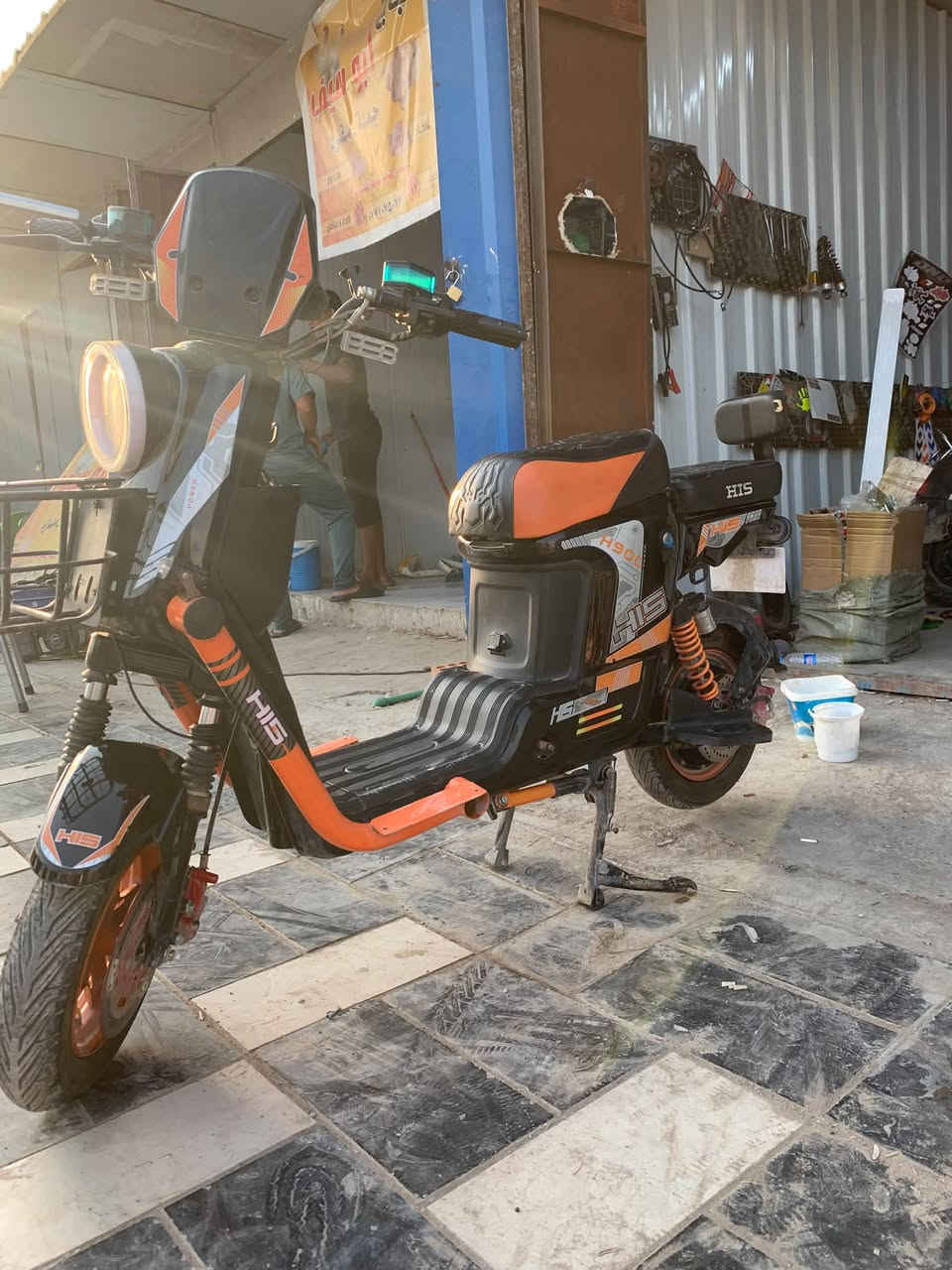 دراجة H900نضيفة كلشي بيهة شغال
المو شغال لا يتصل 
***********
