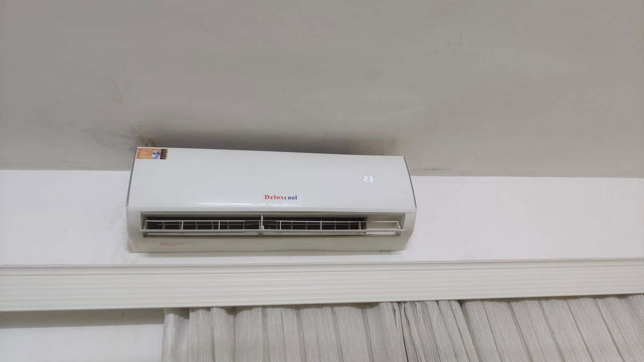 سبلت طن ونص 
ديلوكس كوول 300 ألف وبي مجال 
تبريد فول مابي أي عيب 
العنوان سايدين حي العسكري 
***********
