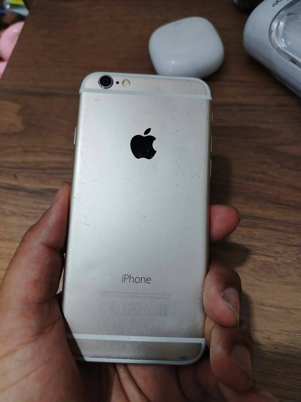 ايفون 6s • شاشة اصلية • يحتاج بطارية