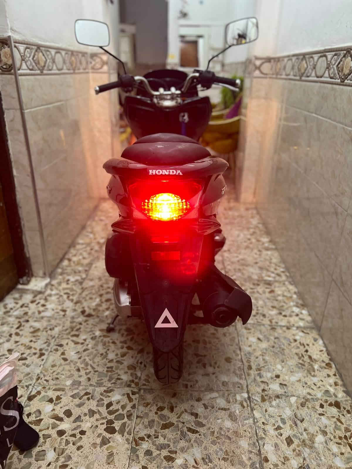 PCX • ١٢٥ • ٢٠١٦