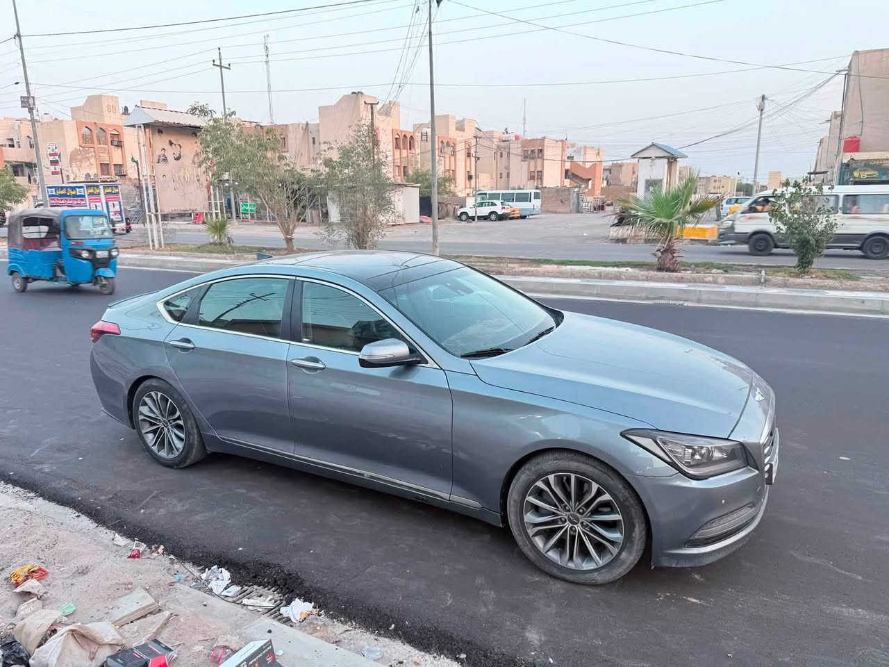 السلام عليكم مكلف بل نشر
للبيع  - جينيسس  2015بانوراما 
 المواصفات: فول ١/١ رقم بغداد باسم راعيه 
 المحرك: 6 سلندر 3800 مبدل رواجز
مواصفات 
 بصمة ابواب وجنطه
 بانوراما 
 رادار امامي للتحذير من الخروج من المسار ورادارات جانبيه 
 لايت زينون الستيرن ونظام اوتو
 بك لايت لد / وحاجب امامي لد 
ستيرن ثلاث وضعايات 
 نظام ترحيب كامل مري جانبية قلابه وكشن السائق متحرك ويدات باب اناره 
  الاقتراب من السياره
قيادة اليه ذاتيه
 نقط عمياء تحذير عند الاشتياز وعند صف السياره
 حساسات خلفيه وامامي
 مري جانبية قلابة مع البك تعمل كامره 
كشنات جلد تدفئه تبريد 
 تحكمات الكشنات الاماميه كهربائي وخزن ٣ وضعيات
 شاشة كبيرة
تحكمات ستيرن فول كامله
 شفتات كير بالستيرن
 كير 8 سرعات 
مثبت سرعه 
 تبريد منفصل يمين ويسار وخاصية  وقطعتين اماميه وخلفيه
ثلاث وضعيات للقيادة ( سبورت وايكو واعتيادي 
شاشة اعطال
بردات جانبيه وخلفيه 139 وبيه مجال 
حادثه بنيد وجاملغ بدون دواخل وبيه بارد بل باب الخلفي
***********
