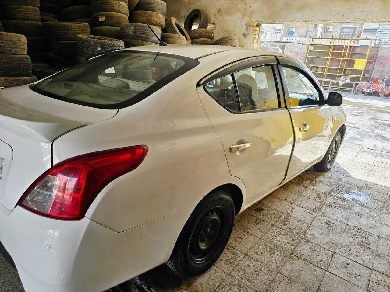 نيسان صني 2020 هندي  رقم بغداد بيها طخة بالباب الخلف اللي عكس باب السايق .. 
والمواصفات اللي معروفة للصني الهندي ماشية ٢٠٠ الف  .. السوك كلشي بي وكلشي بسعره والشراي يجي يشوف ويقتنع وياخذها سونار 
واللي ميعجبه السعر ان شاء الله 
تحصل وحدة بالسعر اللي يعجبك 

السعر المطلوب 94 ورقة وبيها مجال
مكان السيارة بغداد الدورة 

***********
