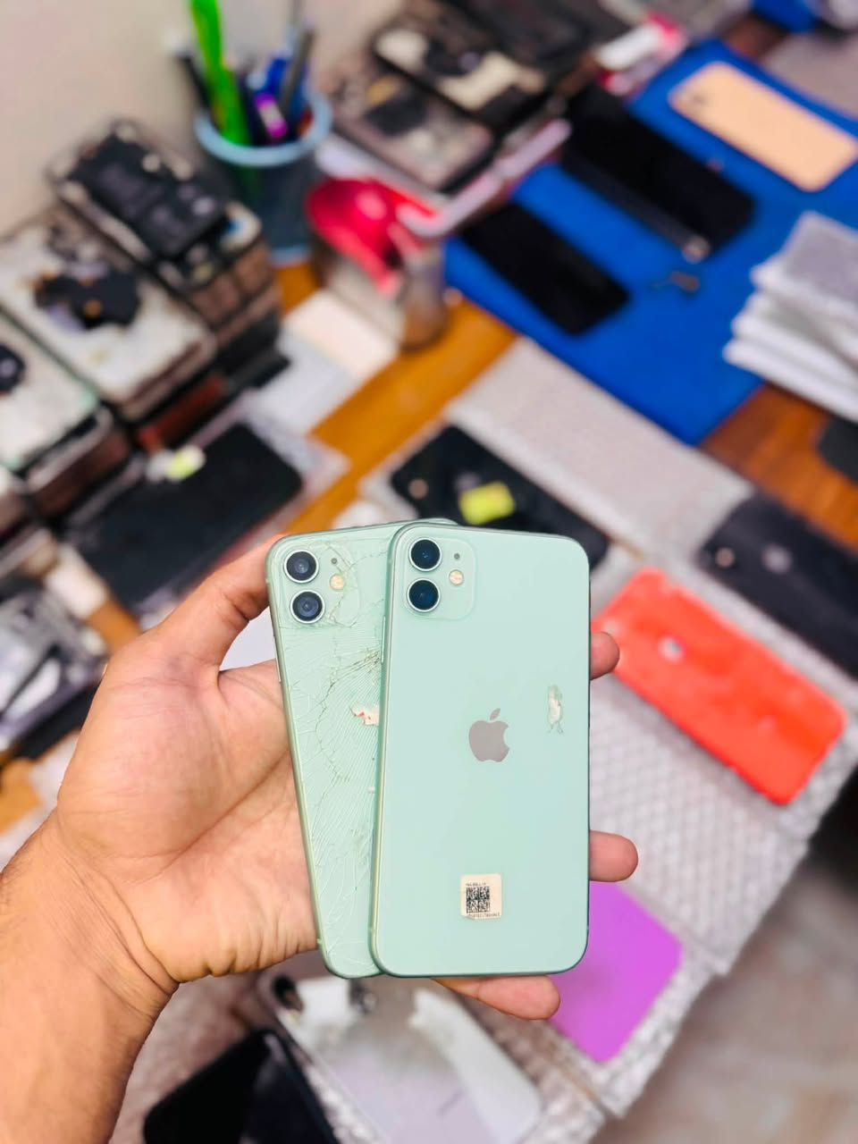 ايفون مستخدم • ايفون ١١ ١٢٨ • بصمه واكفه