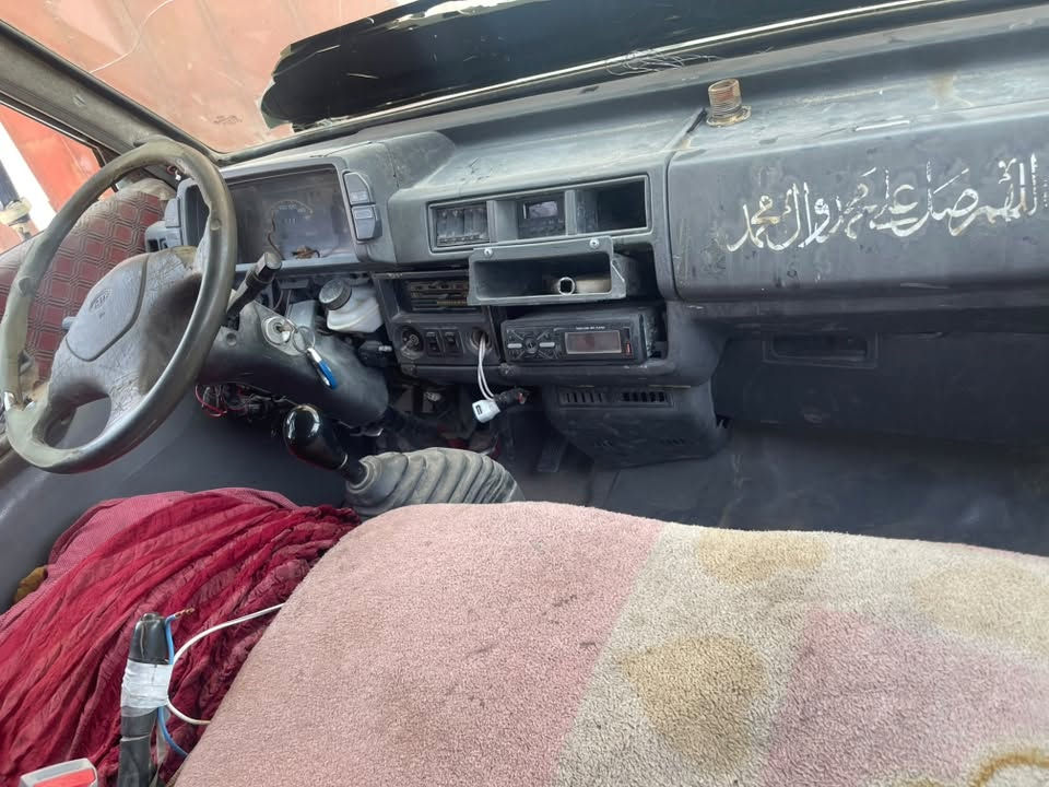 سلام عليكم
كيه بسته لبيع تحويل مباشر 

رقم حمل  موديل 93  كير ومكينه  نضيفات

 

عنوان بغداد تاجيات المرور عليهه غرامه 100 

 سعر 18 وبيه مجال   مكلف بلنشر

رقم صاحب سياره  ***********
