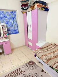 غرفه بناتي • نضيفه • للبيع