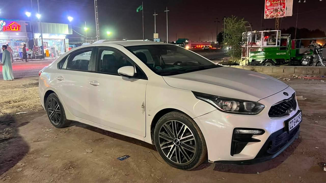 السلام عليكم

للبيع سيراتو او k3 
موديل 2020
فول للاخير ماعده الفتحه 
محرك دوش كير At
بصمه ابواب وبصمه تشغيل كشنات جلد تبريد وستيرن تدفئة 
خروج عن المسار مري شفط ومودات قياده وهواي بيها مواصفات سياره جديدة وكلشي بيها جديد حداديه وكهربائيات ومابيها نقص اي شي 
مكان البصره 
للاستفسار واتساب فقط ***********
