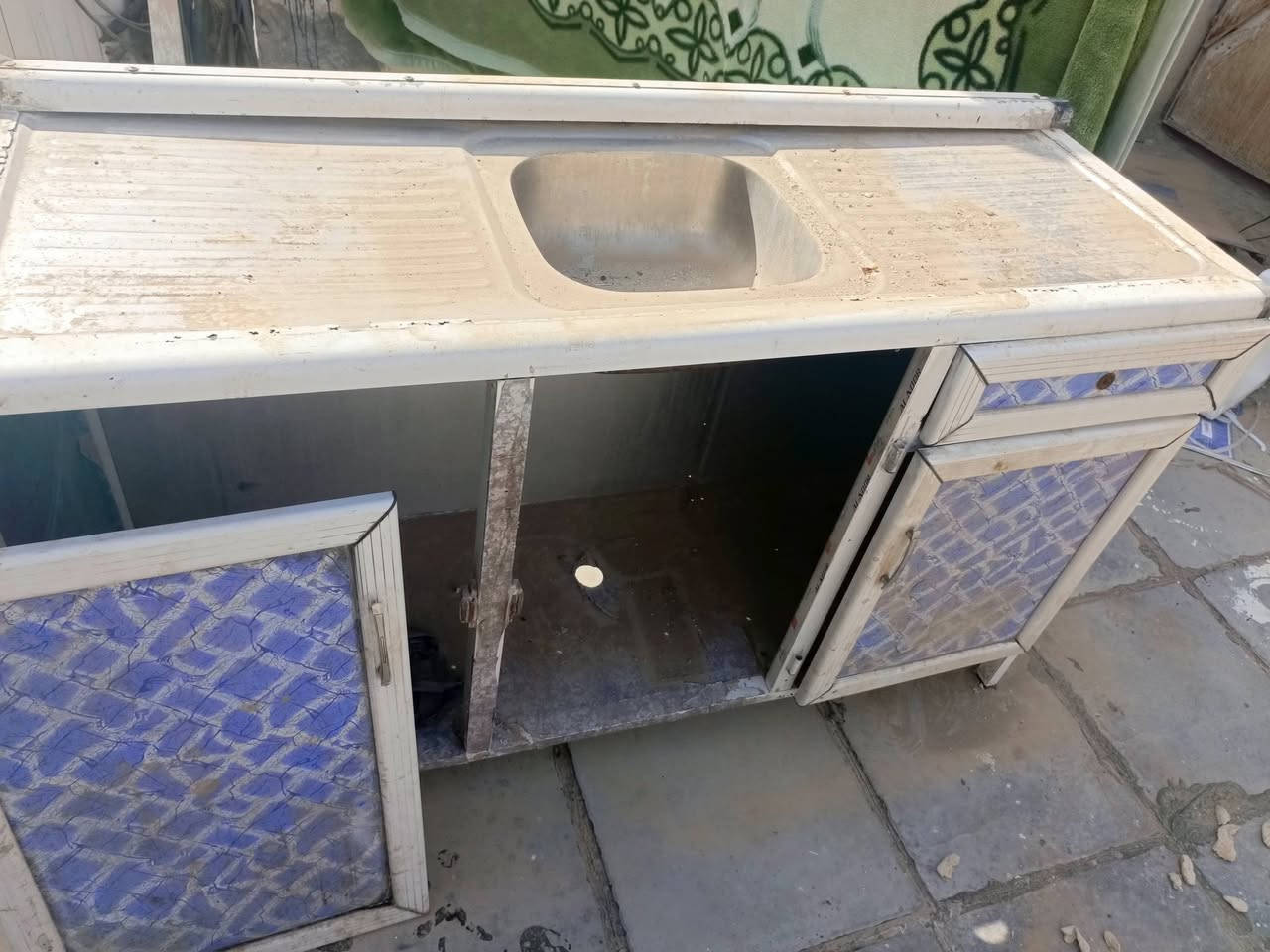 غراض نضيفات سعرهن ١٢٥ 
مكاني ناصريه مركز 
واتساب  ***********
