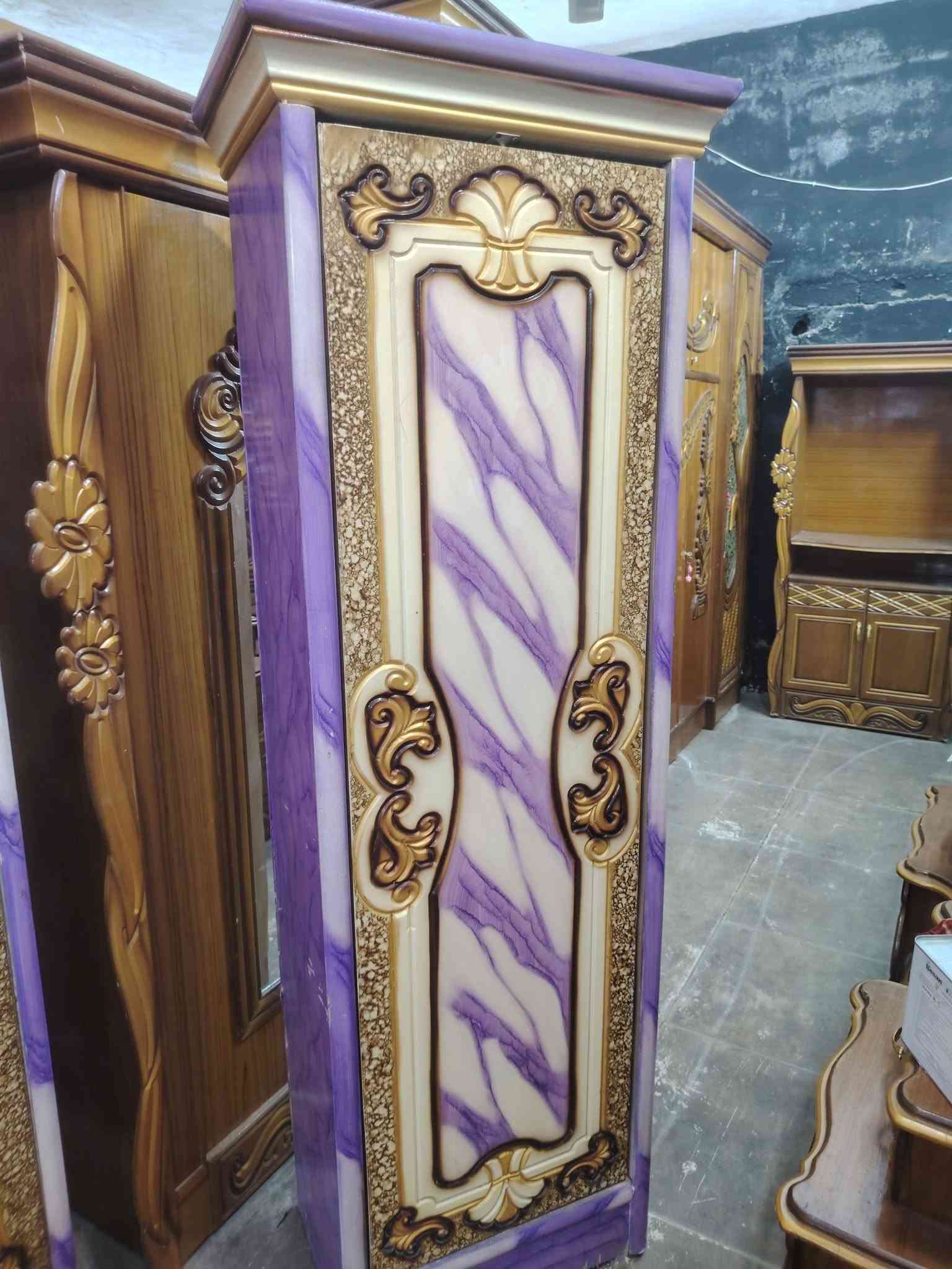 غرفة ٦باب محلق تزكام موديل تركي شغل عراقي صبغ حراري نضيفة اي ضرر مابيها مكان بغداد فلكة حي النصر يوجد توصيل *********** سعر ٨٠٠
