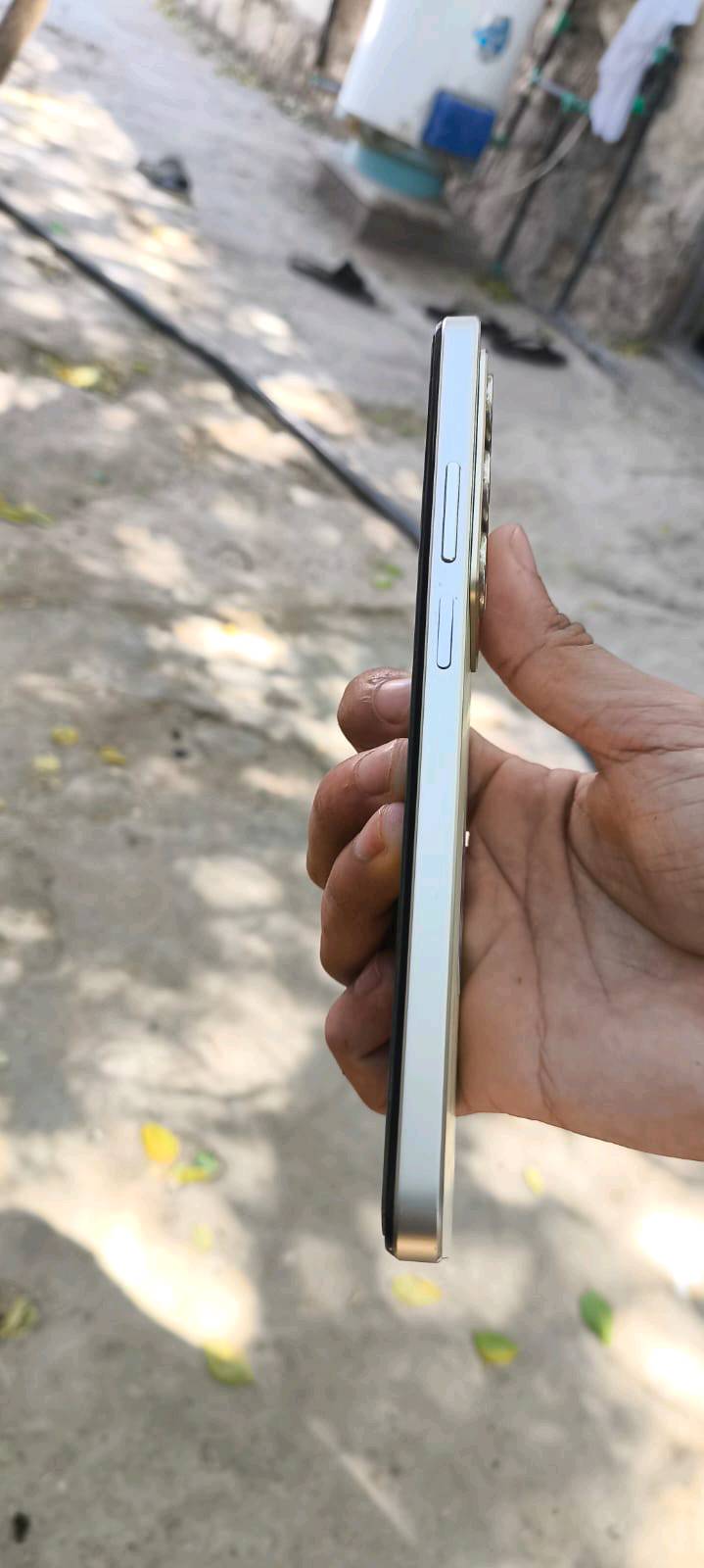 📱 للبيع Realme C75
🔹 الرام: 8GB
🔹 الذاكرة: 256GB
🔹 المعالج: MediaTek Helio G92 Max
🔹 الكاميرا الخلفية: 50MP
🔹 الكاميرا الأمامية: 8MP
🔹 البطارية: 5828mAh
🔹 النظام: realme UI 6.0
🔹 الجهاز نظيف وحالته موضحة بالصور
🔹 اللون: أخضر فاتح
💰 السعر: 175 ألف دينار
📍 الموقع: الرمادي
📞 للتواصل: ***********
