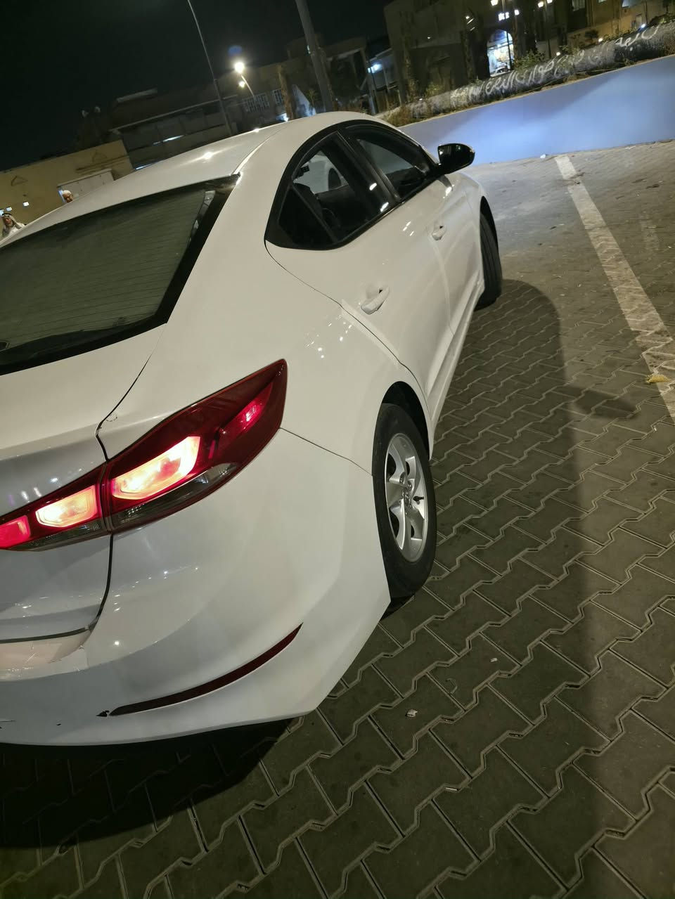 السلام عليكم النترا للبيع موديل 17 وارد كندي ضربه اماميه جاملق وبنيت وبيها رشاد صبغ تجميليه اثر تكشير مكينه 2000 دوش كير اي تي تبريد ثلج حداده خم تاير جاهزه السياره حره باسمي تحويل ثاني يوم رقم بصره دولي سعره 113وبيه مجال ***********

