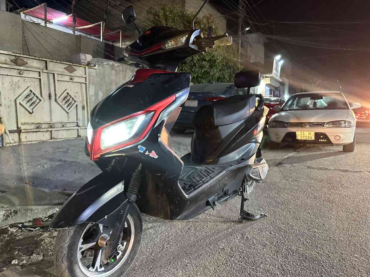 دراجه شحن تايوان 
1_ ملف 1500
2_ بطاريه ليثيوم 28 امبير 72 فولت
3_ سرعه 54 حقيقي 
4_ تشغيل عن بعد 
5_ موديل 2024

سعر الدراجه ٧٥٠ وبيها مجال شي بسيط 
هاتف / ***********  مكان بغداد
