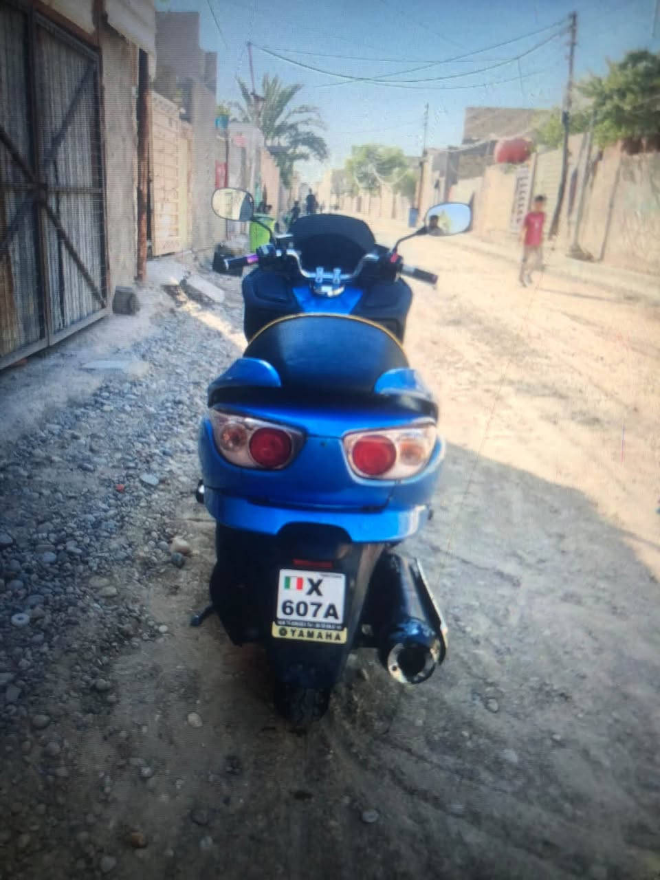 سلام عليكم دراجه فوزوه للبيع ابيع طافيه
عنواني بغداد العبيدي ***********وتساب 
دراجه ابيعه طافيه بيه فيت بم جديد نورل جديد ملف جديد بيه هواي غراض جديده بس صار فتره طافيه اني ابيع طافيه

نص مكتوب في الصور:
- أنت
- قبل دقيقة واحدة
