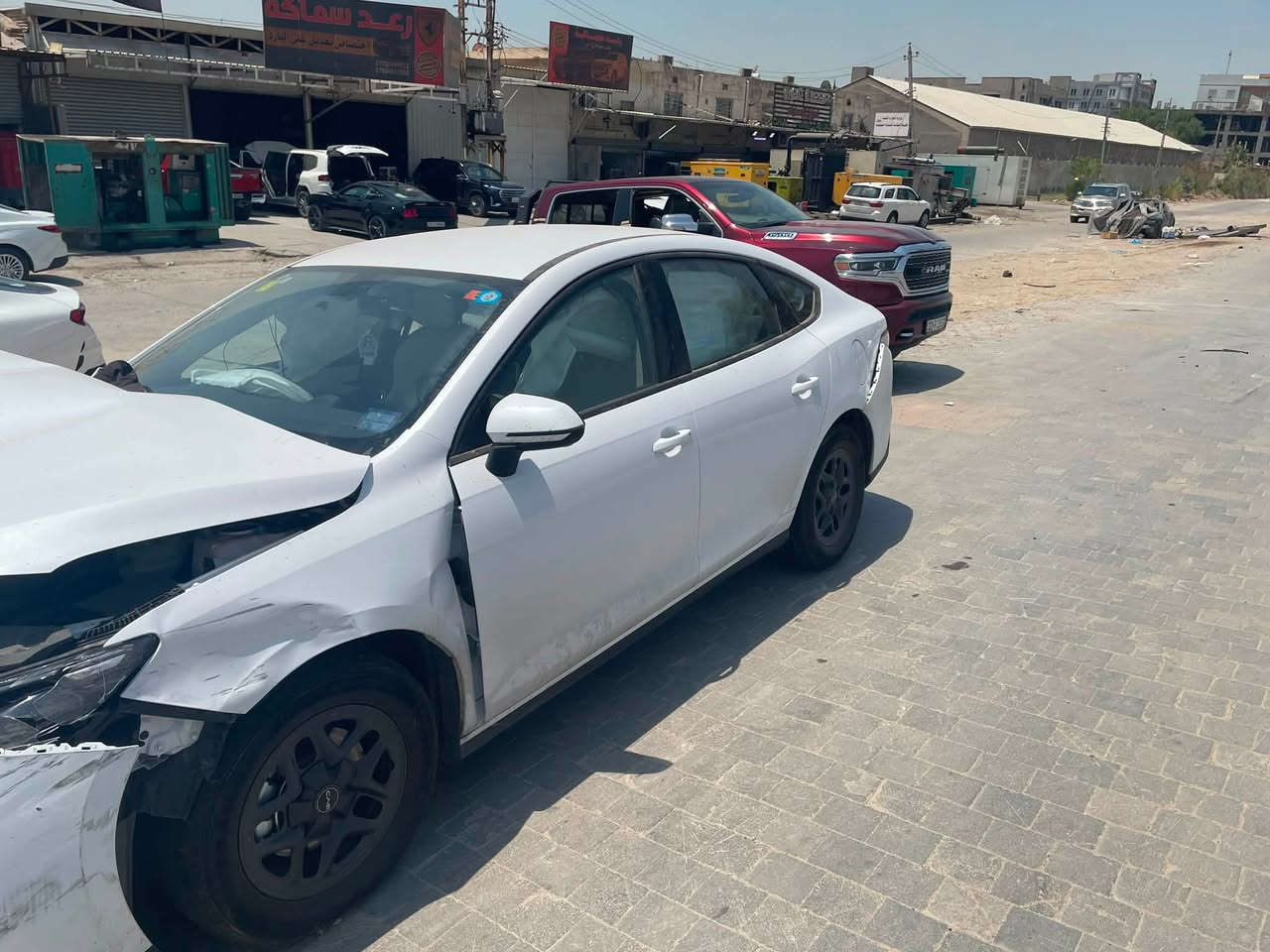 السلام عليكم سيل فايف حادث للبيع السعر ١١ مليون  كراده ***********
