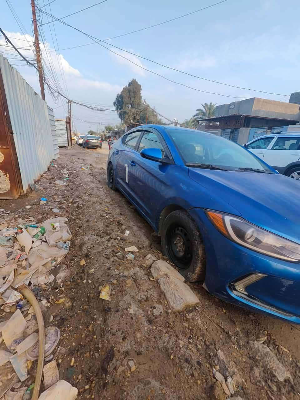 السلام عليكم
النترا 17 جويتي ضررها بيها صبغ بأماكن تعتبر حزام 
رقم شمالي مميز بأسمي
مكاني كربلاء
***********
