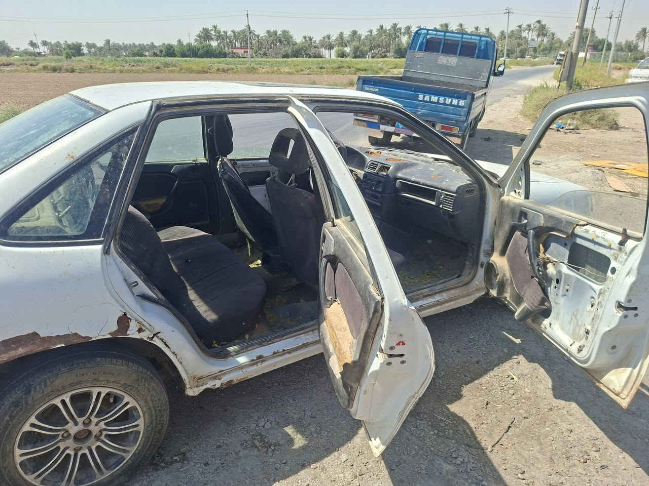 فكتره ٩٢ نضيفه بس مهموله ومتروكه الي ياخذه ويعمره حلوه محرك جديد كير جديد تخم تاير رقم مميز السعر ٢٣ وبيه مجال بسيط مكانه بغداد اليوسفيه ***********
