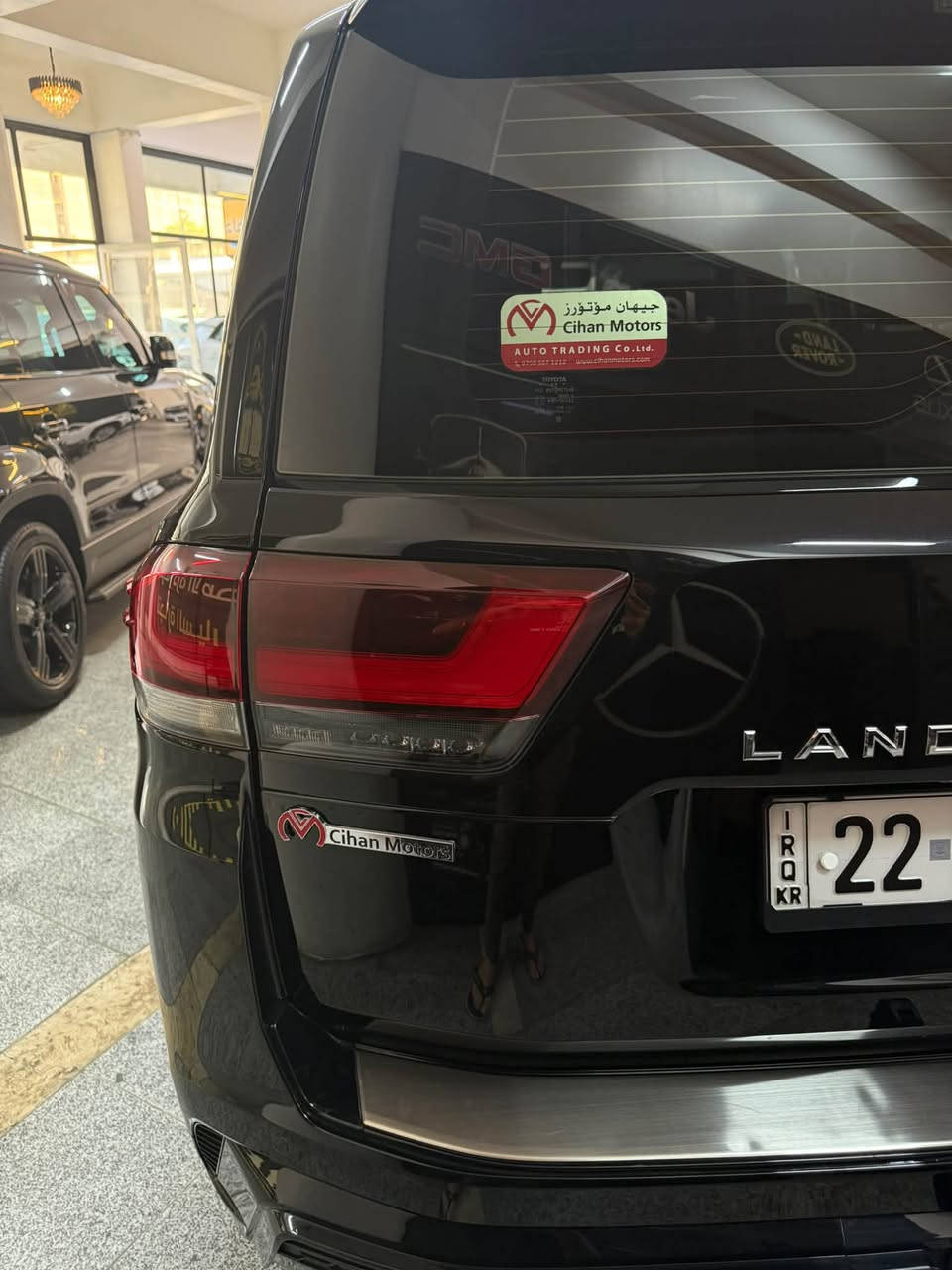 سلام عليكم .. لاندكروز موديل 2024 
بلاك اديشن ( Black Edition ) اربع كامرات ضمان الشركة مع تبديلات دهن مجانيه  ماشيه 35 الف كم بعدها بالضمان مغلفه ppf ومظلله مع باج تظليل رقم اربيل السعر المطلوب 69 الف وبيها مجال بسيط لزياده المعلومات الاتصال ب ***********
