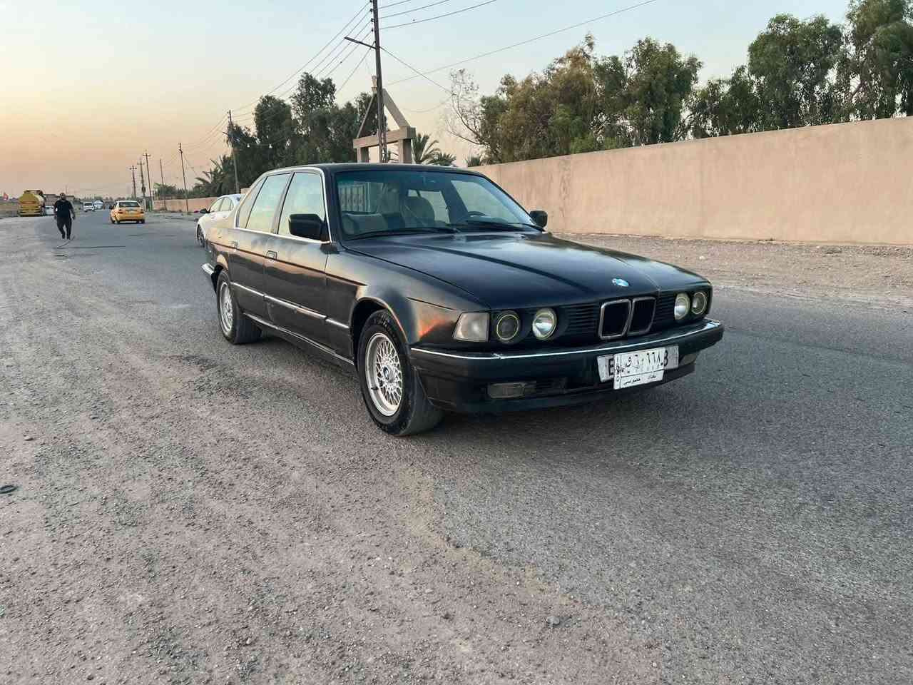 للبيع بيئم حجم 735مفتوح موديل90 بغداد مشروع وطني سنوية لغاية 28سعر 35$رقم موبايل***********‬‏كير اوتوماتيك محرك وكير مكفولات دواخل نضيفة كهربائيات كله شغالة ويل خلية تخم تايرات جدد سيارة  لاضربة ولاتبديل ولاخياس حدادية امامي خلفي جديد مكاني بغداد
