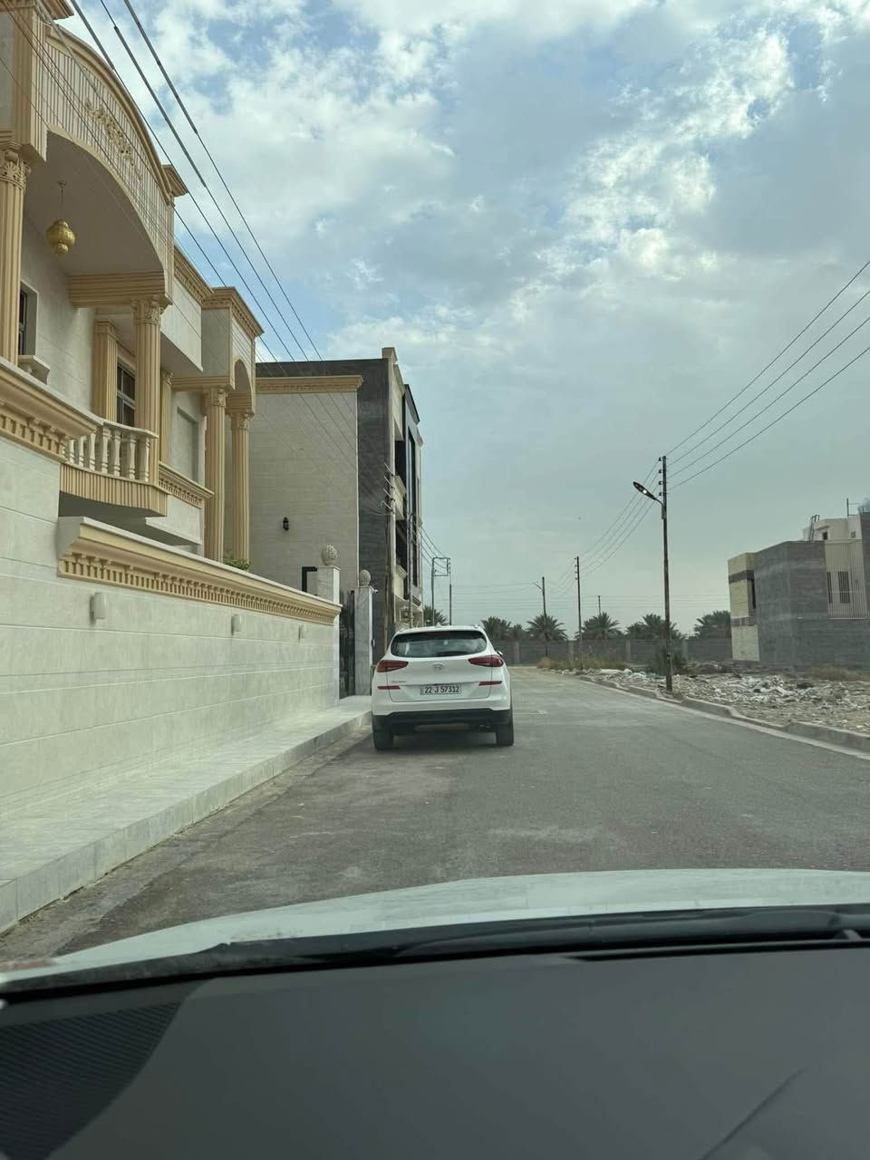 🏡 قطعة أرض للبيع
📍 مجمع الضباط السكني – قرب مطار بغداد

📐 المساحة: 100 متر مربع
📄 نوع السند: طابو زراعي – سند (25)

✅ كاملة الخدمات:
🛣️ تبليط
⚡ كهرباء
💧 ماء
🚰 مجاري

✨ موقع مميز، جاهز للسكن أو فرصة ممتازة للاستثمار.

📞 للاستفسار والاتصال:
📱 ***********
📱 ***********
