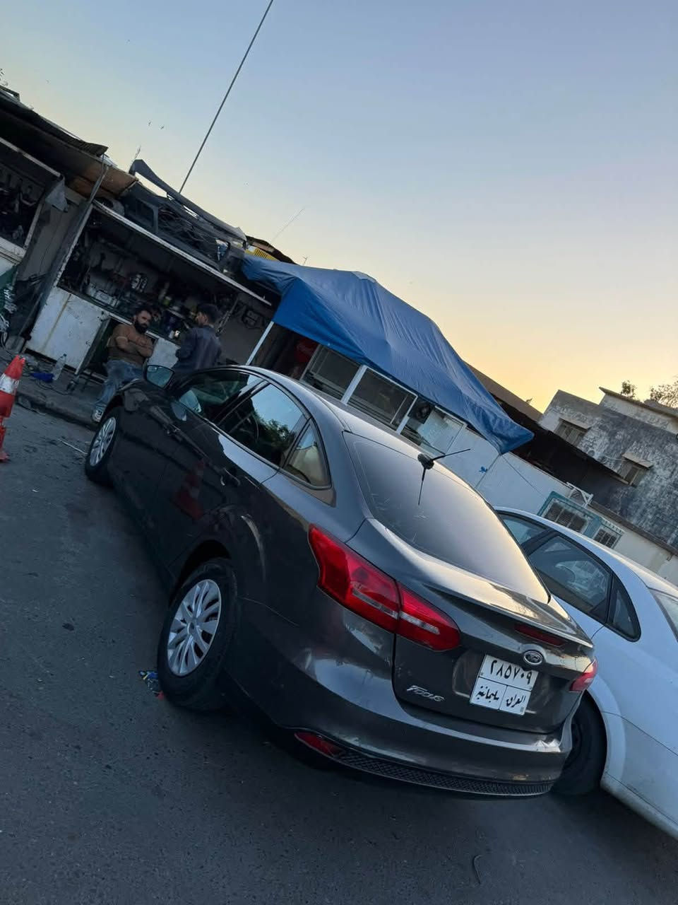 بۆ فرۆشتن / للبيع: فۆرد فۆکس 2017
[کوردی]
• جۆری ئۆتۆمبێل: فۆرد فۆکس (Ford Focus)
• مۆدێل: 2017
• مواستفات: S
• مەکینە: 2.0 (بێ تۆربۆ)
• بڕی ڕێڕۆیشتن: 192,000 km
• دۆخی ئۆتۆمبێل: زۆر توندوتۆڵە، بەشەرتی گێر، مەکینە و تەبرید.
• زانیاری بۆیاخ: تەنها چارەکە بؤنێتێکی لای سەکن سبوغە، لەگەڵ کەمێک قۆپ و شوختی زۆر کەمی هەیە.

[العربية]
• نوع السيارة: فورد فوكس (Ford Focus)
• الموديل: 2017
• المواصفات: S
• المحرك: 2.0 (بدون توربو - عادي)
• المسافة المقطوعة: 192,000 كم
• حالة السيارة: متينة جداً، بشرط القير والمحرك والتبريد.
• تفاصيل الصبغ: ربع بونيد جهة الراكب مصبوغ فقط، مع وجود بعض الخدوش والإنبعاجات البسيطة جداً.

📞 للتواصل والاستفسار / بۆ پەیوەندیکردن:
📱 ***********
📱 ***********
