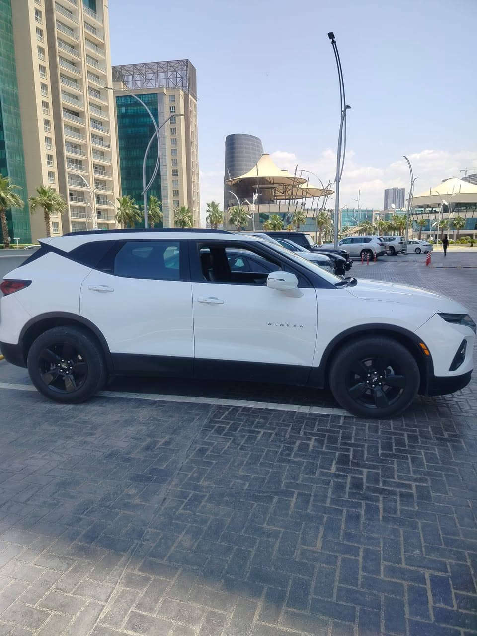 السلام عليكم 
شوفرليت بلايزر  2020 محرك V6//3600
ضرر جاملق السايق ونصف باب سائق صبغ 
وجاملق الورة السايق بارد فقط  وبيهة مكانات صغار ضربة حصوة وباب السكن بي رصعة بصيطة الباقي كفالة وسونار موجود بلمنشور 
مواصفات LT3 فول بنوراما كشنات جلد خمس بصمات جنطة كهرباء بصمة وتشغيل عن بعد خمس مودات قيادة سبورت ونورمال وفورويل //رقم اربيل انكليزي بسمي شرط التحويل مكان السيارة اربيل اي استفسار تواصل مع *********** أربيل, العراق

نص مكتوب في الصور:
- 2 / 12 BidCars