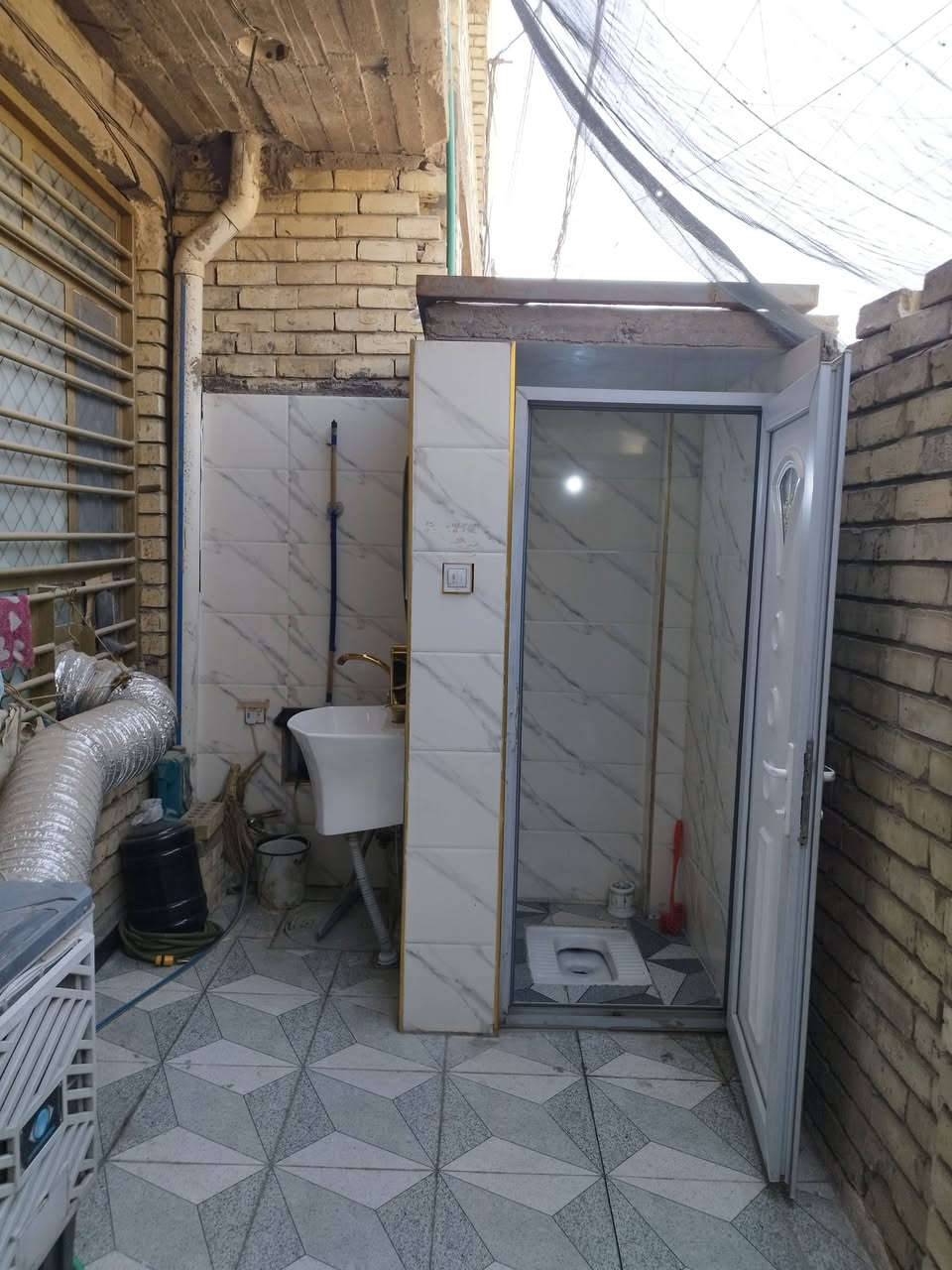 دار للبيع مساحه ٦٠ م زراعي سند 25 مدخلين للبيت الطابق الاول يحتوي على صالة ومطبخ وحولي درج وحمام ومنور .وطابق ثاني يحتوي على غرف عدد ٢ الغرفة الامامية سويت.السطح كامل اشتاكير
موقع زراعي بين صحة وشارع 60 يبعد عن مدرسة الطيبات 50م 
للاستفسار رقم الهاتف ***********
دار للبيع مساحه ٦٠ م زراعي سند 25 مدخلين للبيت الطابق الاول يحتوي على صالة ومطبخ وحولي درج وحمام ومنور .وطابق ثاني يحتوي على غرف عدد ٢ الغرفة الامامية سويت.السطح كامل اشتاكير
