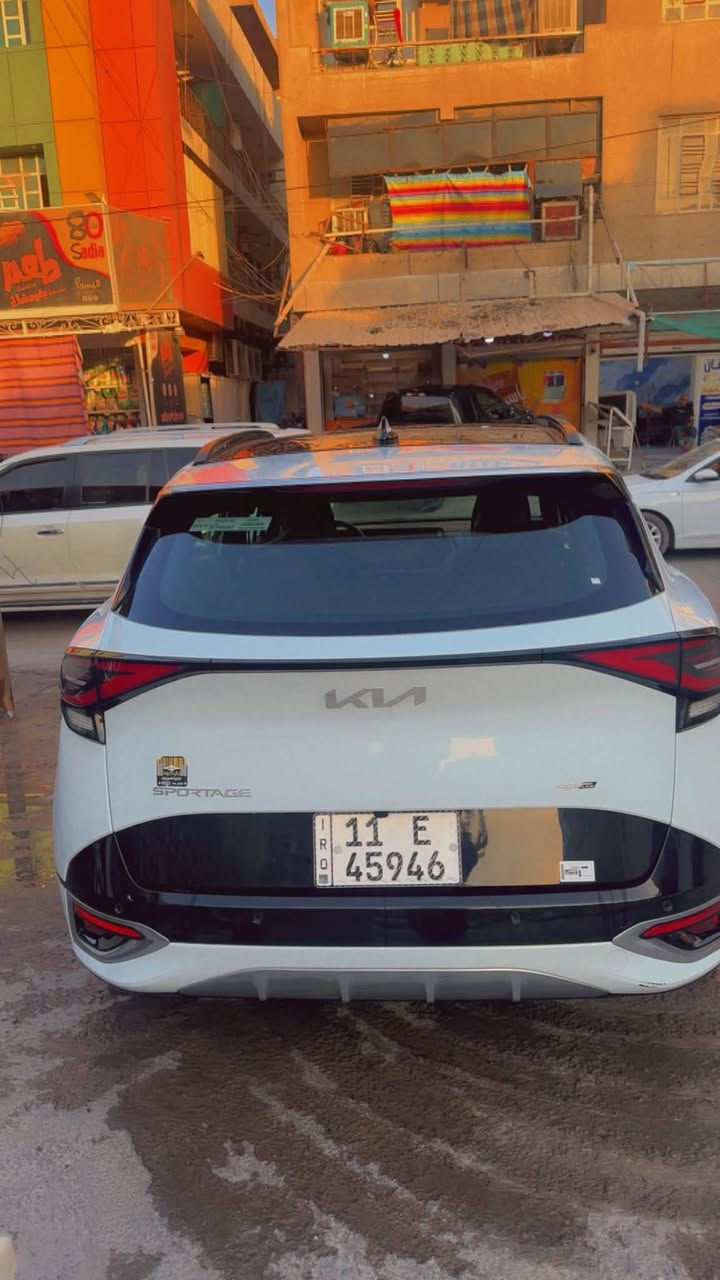 سلام عليكم سبورتج موديل 2023 جيتي ماشيه 44 سياره نضيفه بيهه فقط بارد جوه لباب سعر 216 او بيهه مجال قليل عنوان بغداد الغدير مقابيل حلويات الدرويش 
***********
