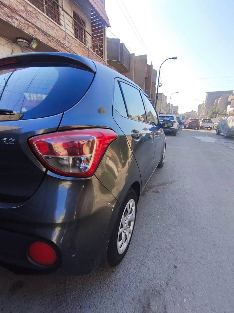 السلام عليكم اخوان 
هونداي i10 grand 
موديل 2020
خليجي السيارة زيرو على ايدنا ماشية فقط 25 الف جديدة جدا شرط الفحص 
السيارة كفالة من الصبغ والتبديل فقط تحتوي على رصعات بالبدي وشخوط بسيطة جدا 
المحرك 4 سلندر مكفول من الفتح والتبديل 
والكير أيضا مكفول من الفتح والتبديل 
رقم اربيل تحويل 
السيارة استخدام والدتي جدا قليل الاستخدام باقية على وضع الشركة 
السعر 100 وبيها مجال بسيط 
لاستفسار الاتصال على الرقم 
***********
المكان حي القاهرة
