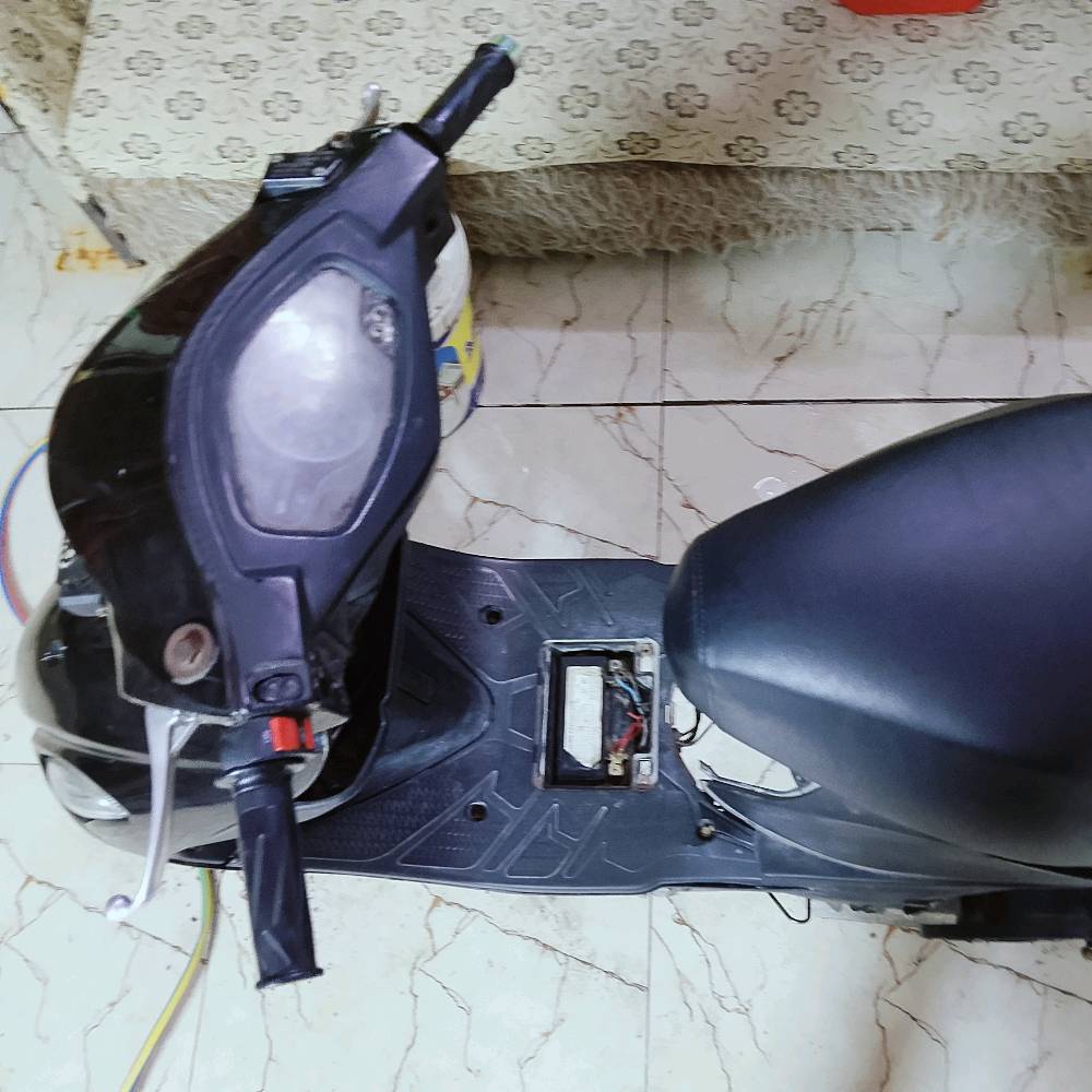 دراجه انواع ادرس 
 ابيع او مراوس
دراجه مكفوله من الكفر للكفر 
دراجه ما مفتوح ابد 
دراجه جاي اعمر بيها وما جاي اصلح الله شاهد دراجه ما اكلك نظيفه نظيفه 
ماكينه نظيفه شلعتها تخبل كلش مكفوله من الطول للطول
ورايده ب 400 وبيها مجال
العنوان البصره ابو الخصيب
الرقم ***********