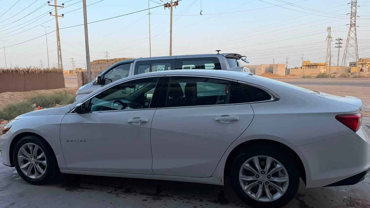 السلام عليكم 
للبيع ماليبو ابيض LT 2023
السعر 132$  و بيها مجال بسيط.
للتواصل ***********  او على الواتساب.
- وارد امريكي ضربة خفيفة وصور الضربة و السونار مرفقة بالمنشور،بيها بعض الرصعات موضحة بالصور.
- حره رقم ذي قار.
- كاميرا خلفية + قطعتين تبريد + تدفئة كشنات + مانع تصادم امامي + كشن السائق كهربائي + مثبت سرعة + تتبع المسار... .
- ماشية ٥٦ الف ميل.
- السيارة جديدة ونظيفة جدا دهن اصلي اخلي عند التقني ، ادامة ايضا قبل شكم يوم سويت .
