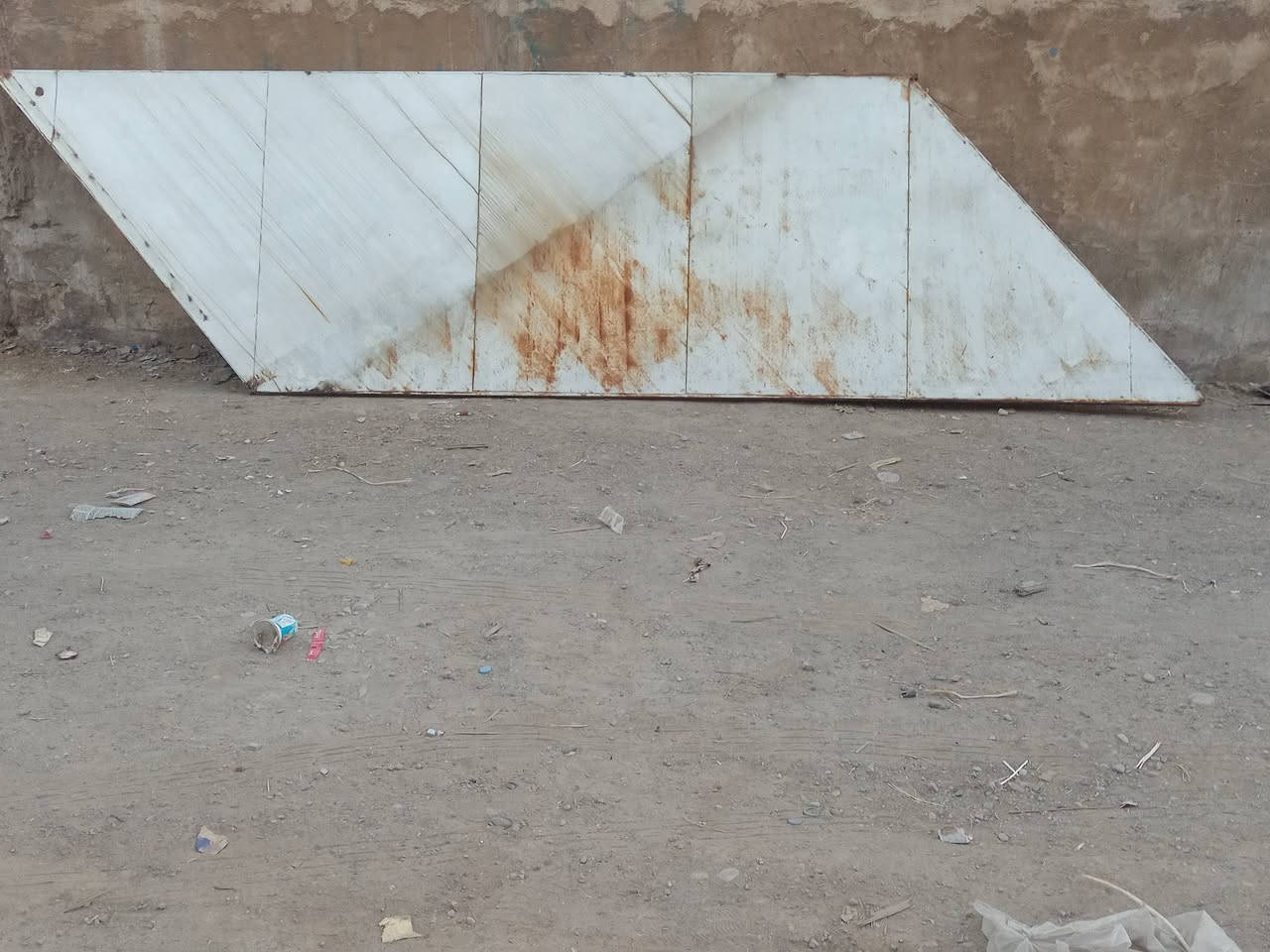محجر درج للبيع
الارتفاع متر و نص
الطول اربع امتار و نص
الاتصال بالرقم ***********

