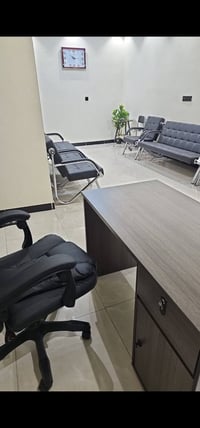 اثاث عياده تجميل كامله للبيع جديده 07901239254@ @إشارة @