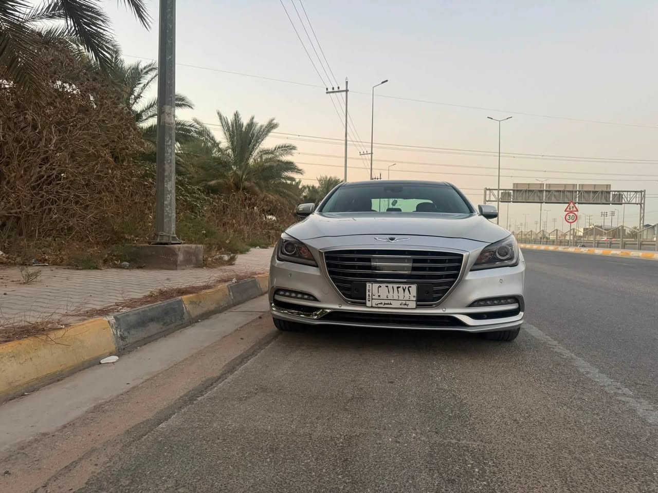 اللهم صلى على محمد وآل محمد 

للبيع فقط جنسسز موديل 15 رويال فول مواصفات السياره مخزونه بالبيت صارله 5 سنوات اوكلشي بيه ابلدي ماشيه 54 الف فقط كير محرك كفاله 

بيه ملاحظه فقط ماطور المشط واكف تحتاج ماطور 

حادثه خشم الجاملغ وطرف البنيد اكلير فقط 

السياره جديده جداا 

السعر المطلوب  160 ورقه اوبيه مجال 

مكان السياره كربلاء 

للاستفسار 

***********
***********
