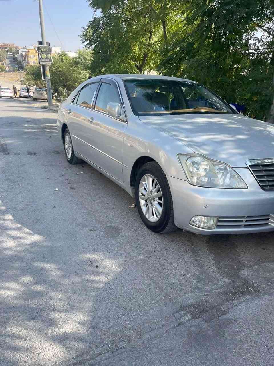 شاینە  مۆدلی ٢٠٠٧   ٣ دوگمەی  پەردە  بەسمە رەساسی  ناو رەساسی سەقفی شوشە سارەکە لە روبەرو جوان ترە  کۆدی بە ناوی خۆمەوەیە     سعری ٥٦ گلاو معامەلە سەیارەکە لە سلیمانیە رەقەم تەلەفون    ***********   ♥️
